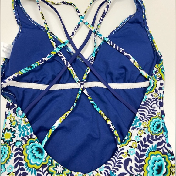 Low Back Crisscross Swimsuit - Picture 4 of 13
